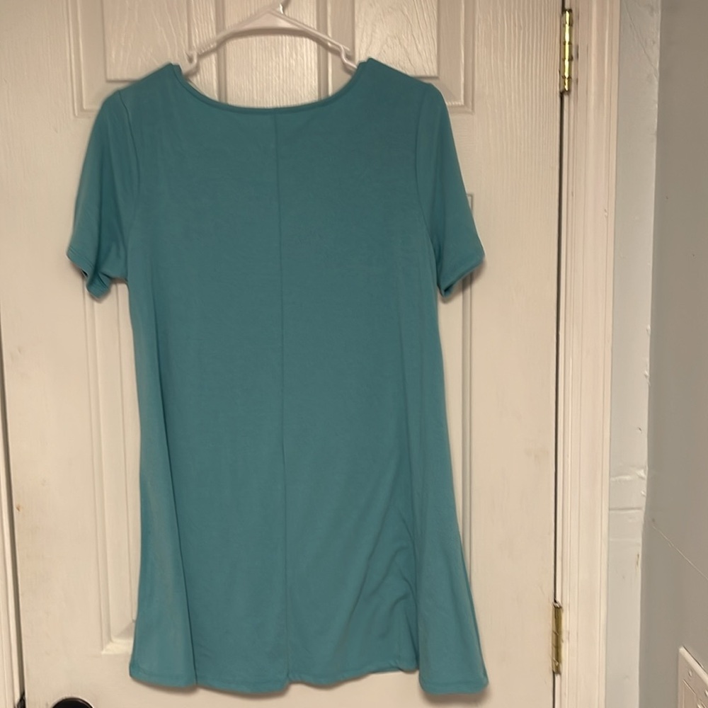 Ladies top - Picture 3 of 3